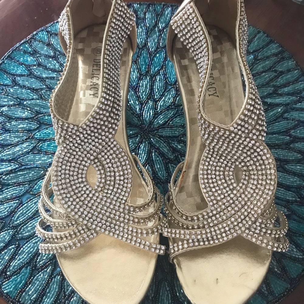 Bling Glamour Gold women’s heels size 8 with back zippers
